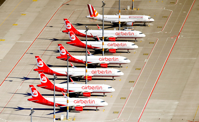 Flugzeuge von Air Berlin am Boden