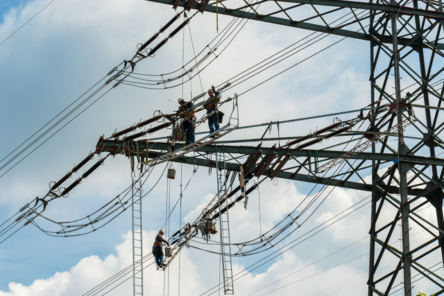 Arbeiten am Strommast