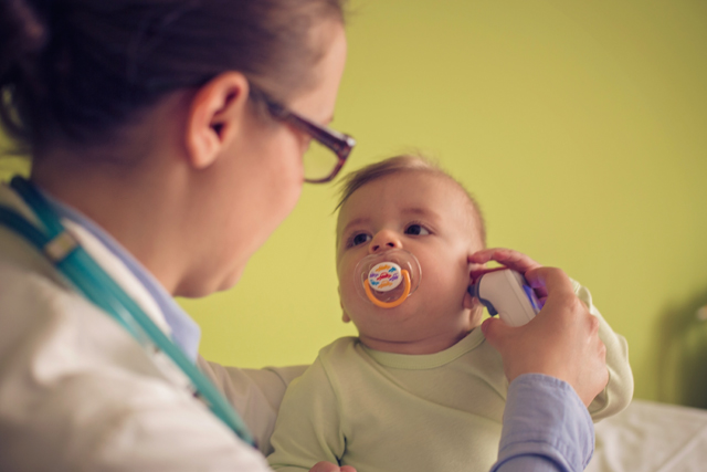 Baby bei der Ärztin