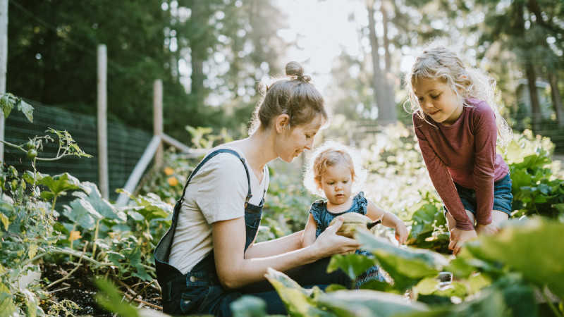 Mutter mit Kindern