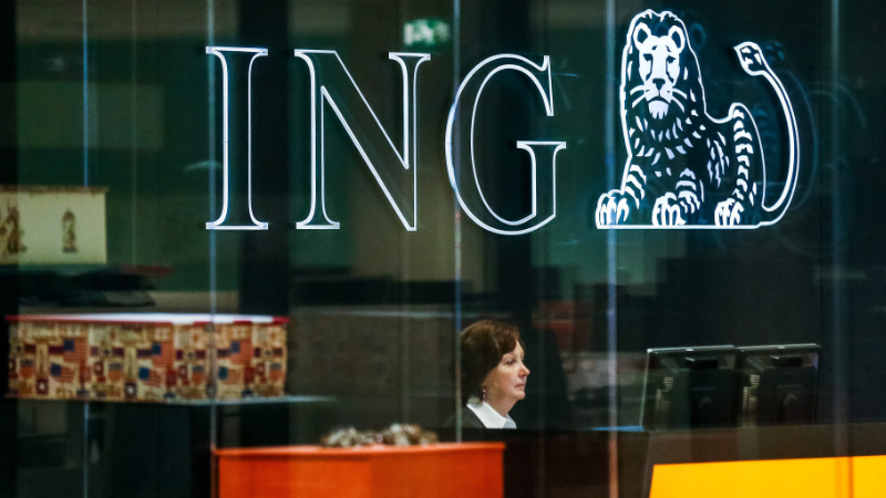 Angestellte in Filiale der ING