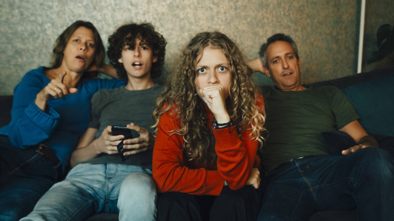 Familie guckt Fernsehen